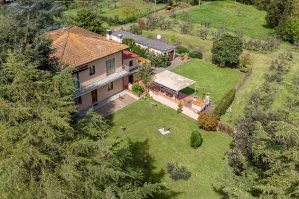Foto Casa singola in vendita a Santa Maria a Monte 322 mq  Rif: 1258299