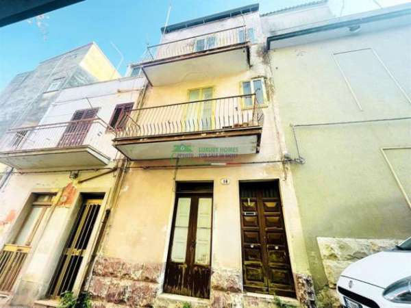 Foto Casa singola zona Via F. Schinin