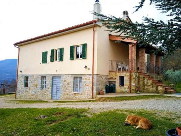 Foto Casale in vendita a Castelnuovo di Val di Cecina 400 mq  Rif: 669280