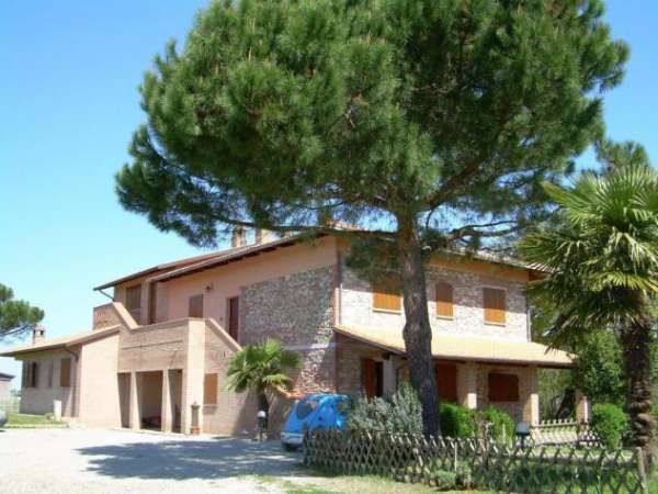 Foto Casale in vendita a Castiglione del Lago 400 mq  Rif: 841392