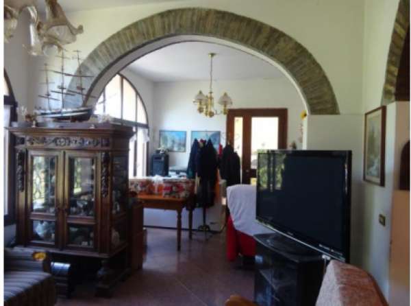 Foto Casale in vendita a Cesena