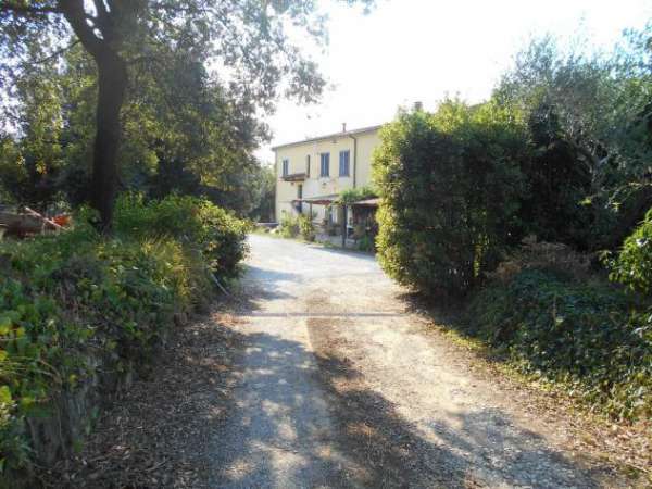 Foto Casale in vendita a Collesalvetti 500 mq  Rif: 1061396
