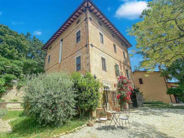 Foto Casale in vendita a Marsciano