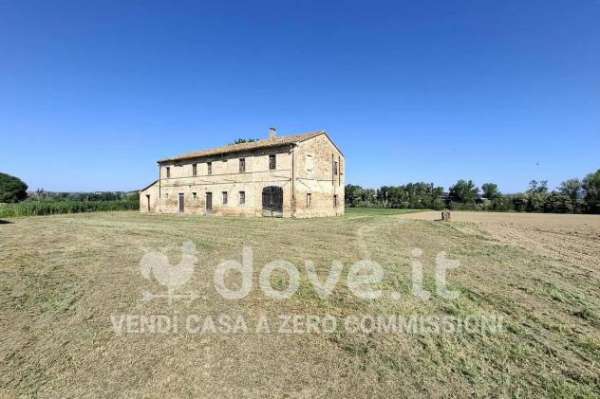 Foto Casale in vendita a Pesaro - 8 locali 430mq