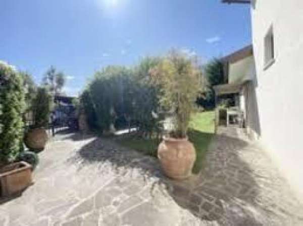 Foto Casale in vendita a Pontedera 600 mq  Rif: 895572