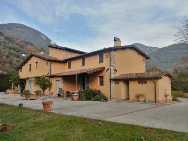 Foto Casale in vendita a Valdicastello Carducci - Pietrasanta 470 mq  Rif: 1278747