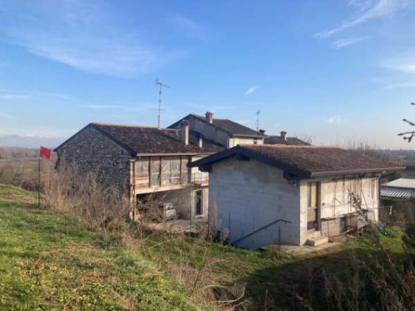 Foto CASCINA di 5 vani e di 370 mq (DESENZANO DEL GARDA) rif. DE529