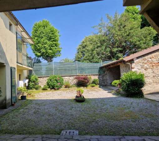 Foto CASCINALE INDIPENDENTE CON CORTILE A GALBIATE Bartesate