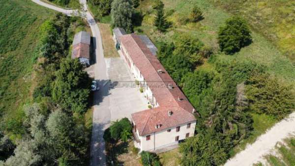 Foto CASCINALE INDIPENDETE