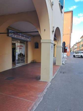 Foto CASTEL SAN PIETRO TERME(BO) CENTRO STORICO ATTIVITA' DI LAVANDERIA