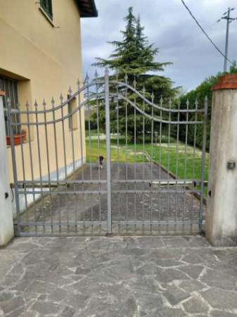 Foto CASTELFIORENTINO APPARTAMENTO CON GIARDINO E MAGAZZINO  DI 321 MQ