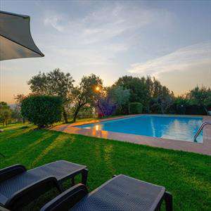 Foto Colonica in Vendita, pi� di 6 Locali, pi� di 6 Camere, 350 mq (R