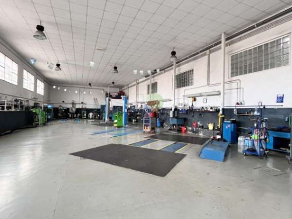 Foto Commerciale in vendita a Livorno