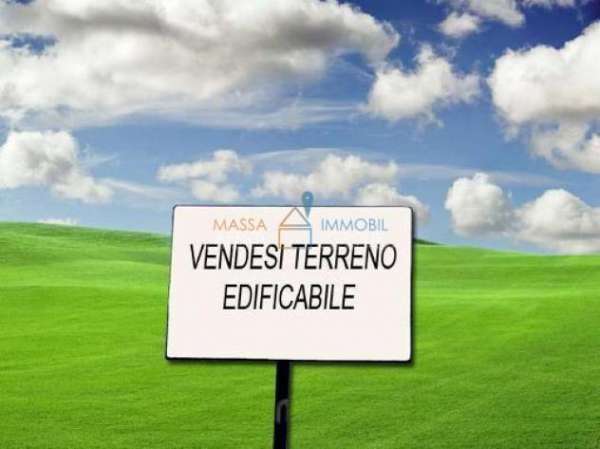 Foto Commerciale in vendita a Massa