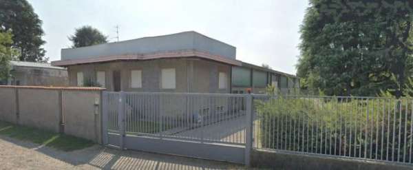 Foto Confinante Busto Arsizio Capannone indipendente