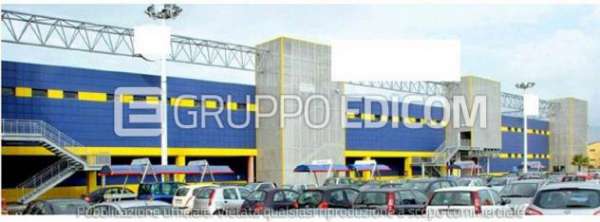 Foto Fabbricati costruiti per esigenze commerciali in vendita a Siderno - Rif. 4491138