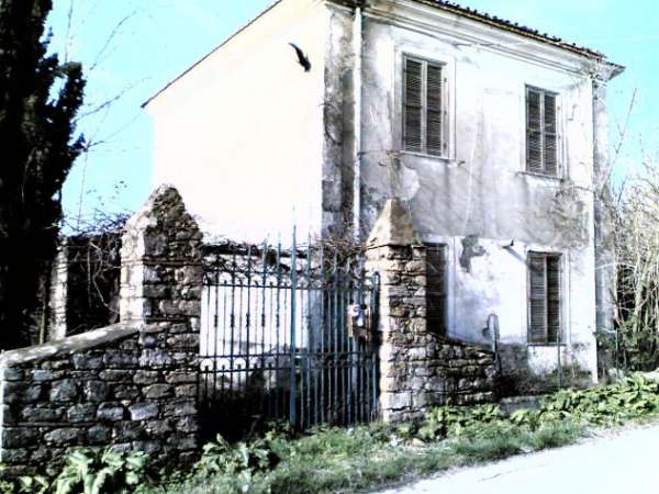 Foto Ferentino (Fr) - Abitazione indipendente con terreno