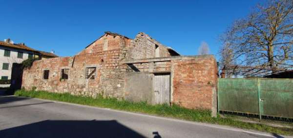 Foto Fienile in vendita a Tassignano - Capannori 328 mq  Rif: 1328257