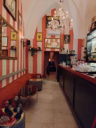 Foto FinImmobil VENDE in Leverano (LE) Piazza Roma  locale " BAR SANTO SPIRITO"