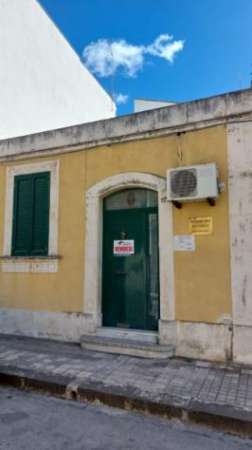 Foto Floridia: Casa indipendente da ristrutturare