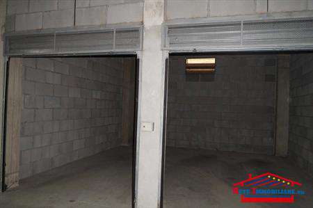 Foto Garage / Posto auto in Vendita, 1 Locale, 41 mq (RENDE)