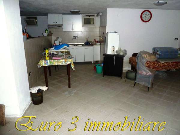Foto GARAGE in VENDITA a ALBA ADRIATICA
