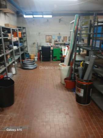 Foto Garage in vendita a Prato