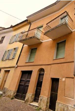 Foto Garessio casa indipendente nel caratteristico borgo medievale