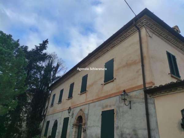 Foto Ginestreto vendesi bellissimo  casale con ampia corte in buone condizioni