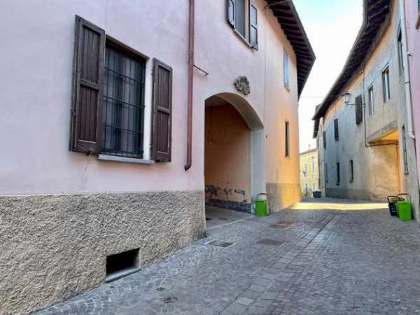 Foto GLl169 - AMPIO APPARTAMENTO 3 LOCALI, DOPPI SERVIZI, BOX