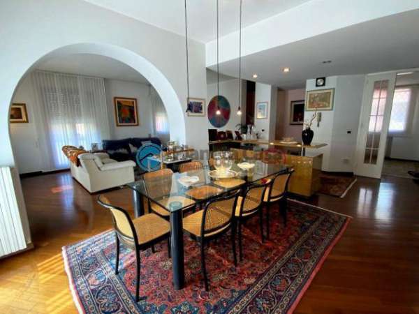 Foto GUIZZA: villa indipendente con 2 unit  e giardino