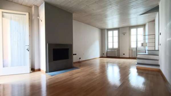 Foto Imbersago (LC) Residenza "LA CORTE CHIUSA"