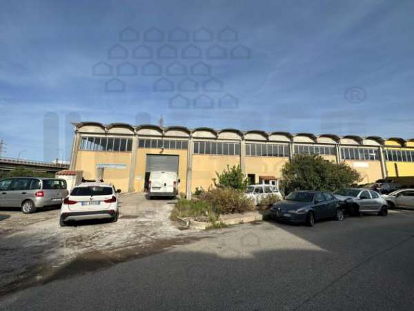 Foto IMMOBILE COMMERCIALE di 5 vani e di 600 mq (VILLAFRANCA TIRRENA) rif. 2VS16493