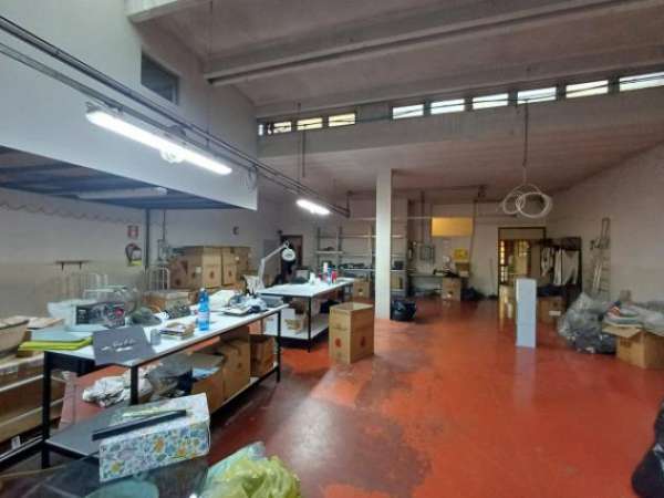 Foto Immobile di 200 m con 2 locali in vendita a Soliera