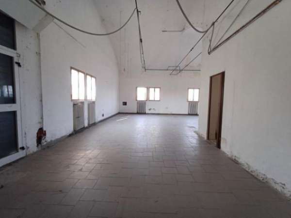 Foto Immobile di 240 m con 1 locale in vendita a Carpi