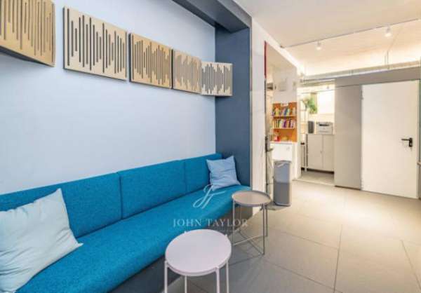 Foto Immobile di 300 m con pi� di 5 locali in vendita a Milano
