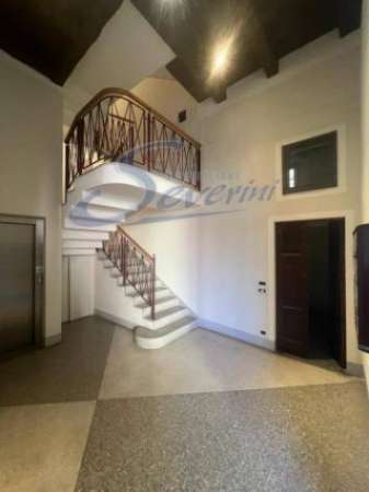 Foto Immobile di 35 m con 1 locale in vendita a Como