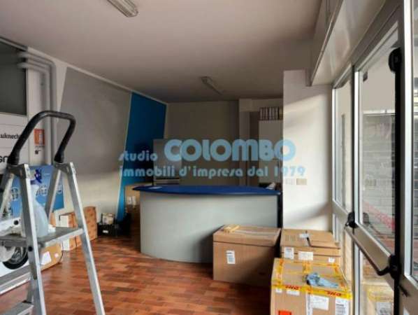 Foto Immobile di 350 m con 5 locali in vendita a Brescia