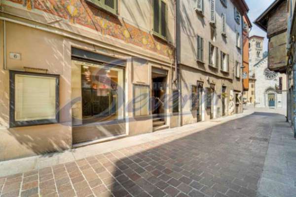 Foto Immobile di 55 m con 1 locale in vendita a Como