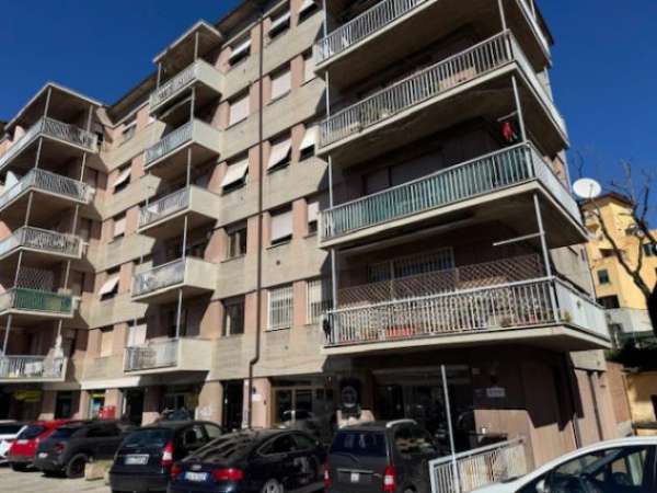 Foto Immobile di 960 m con 5 locali in vendita a Perugia