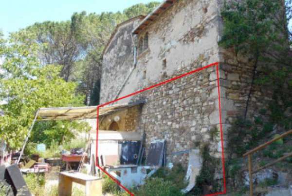 Foto Immobile in asta di 102 m con 1 locale in vendita a Poggibonsi
