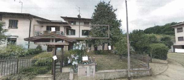 Foto Immobile in asta di 138 m in vendita a Merone