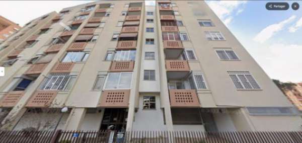 Foto Immobile in asta di 140 m con 5 locali e box auto in vendita a Roma