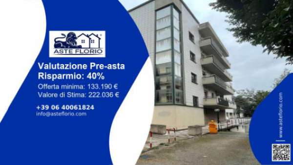 Foto Immobile in asta di 148 m con pi� di 5 locali e box auto in vendita a Foligno