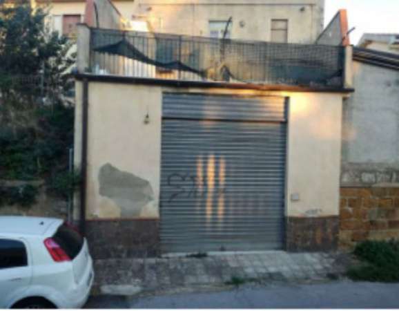 Foto Immobile in asta di 15 m in vendita a Enna