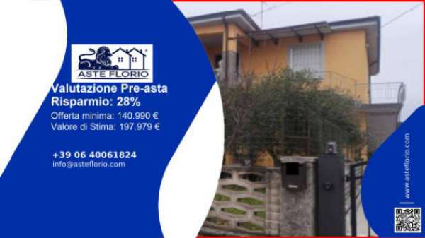 Foto Immobile in asta di 154 m, box auto in vendita a Castelnuovo Magra