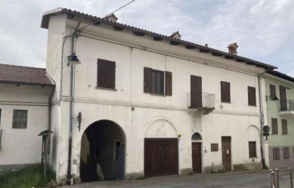 Foto Immobile in asta di 164 m con 4 locali in vendita a Colleretto Castelnuovo
