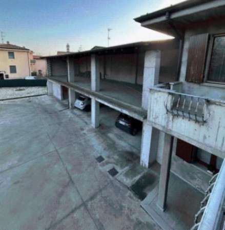 Foto Immobile in asta di 184 m in vendita a Antegnate