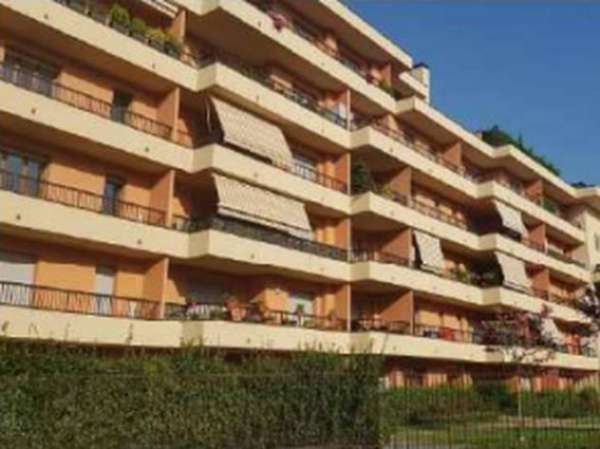Foto Immobile in asta di 198 m, box auto in vendita a Canegrate