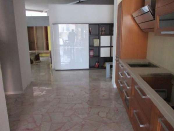 Foto Immobile in asta di 237 m con 1 locale in vendita a Sessa Aurunca